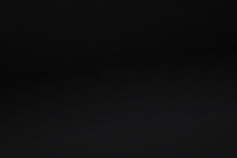 Uplighting-Wand mit Nebel im Lichtkegel
